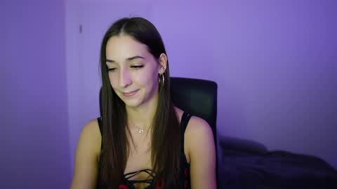 Crystalbrunette18 online show from 05-05-26, 07:44