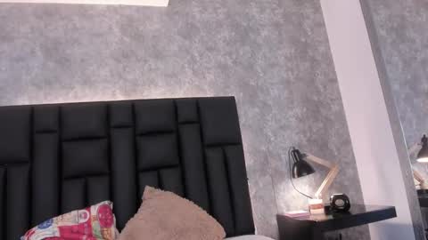 Snapshot of crystaldarliing chatting on 11-26-25, 03:24 Crystal online show from 11-26-25, 03:24