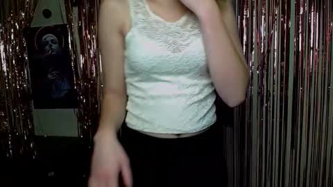 Stella online show from 11-22-25, 07:29