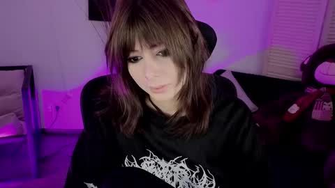 Snapshot of crystallbloom chatting on 02-08-26, 02:09 crystallbloom online show from 02-08-26, 02:09