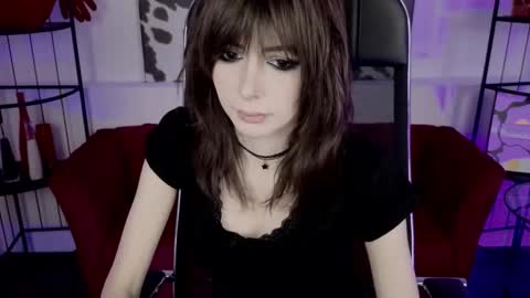 Snapshot of crystallbloom chatting on 03-04-26, 01:17 crystallbloom online show from 03-04-26, 01:17