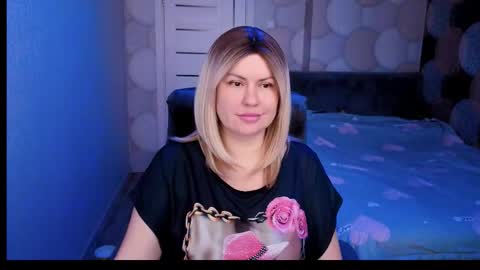 CrystalllEyes online show from 09-30-25, 03:55