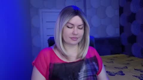 CrystalllEyes online show from 10-19-25, 02:12