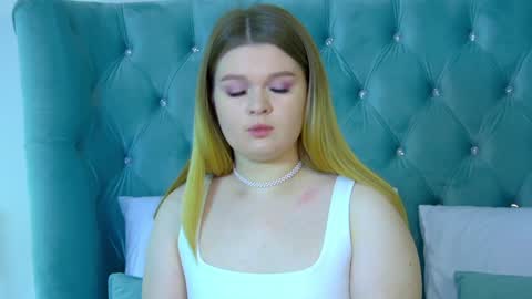 Crystal online show from 01-18-25, 06:03