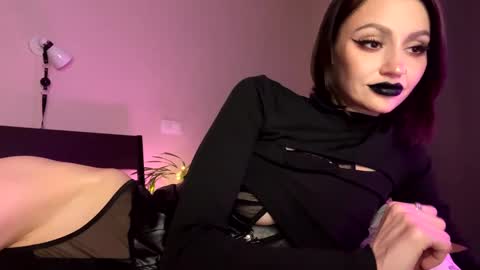 Molly Moore online show from 12-17-24, 12:34