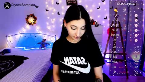 Snapshot of crystalsomnia chatting on 12-08-24, 01:13 Sasha    Make me moan with patterns   good music here  online show from 12-08-24, 01:13