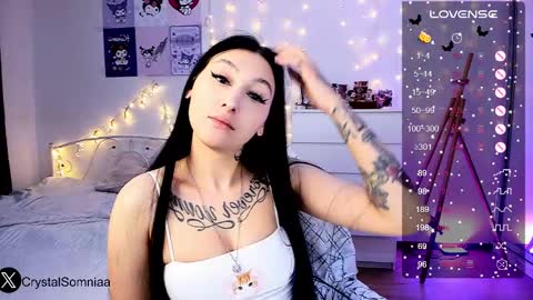 Snapshot of crystalsomnia chatting on 02-25-25, 01:09 Sasha    Make me moan with patterns   good music here  online show from 02-25-25, 01:09