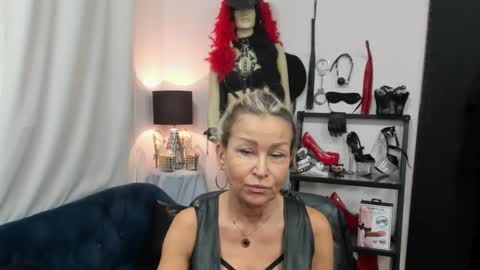 CrystalHotty online show from 09-29-25, 06:07