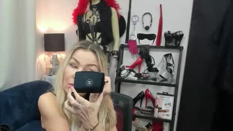 CrystalHotty online show from 02-17-26, 05:48