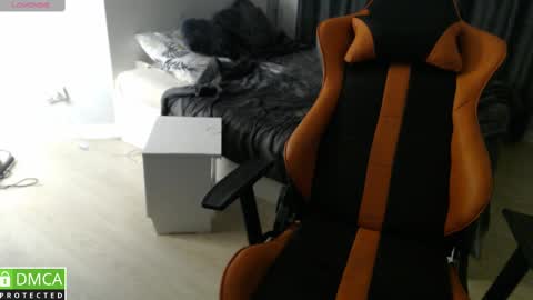 Snapshot of crystalyss chatting on 02-16-25, 02:31 Lia online show from 02-16-25, 02:31