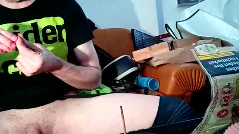 Snapshot of crystelweed chatting on 10-12-25, 01:54 crystelweed online show from 10-12-25, 01:54