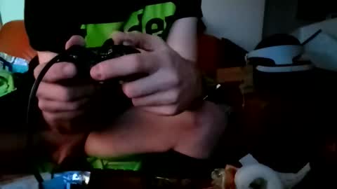 Snapshot of crystelweed chatting on 10-13-25, 02:00 crystelweed online show from 10-13-25, 02:00