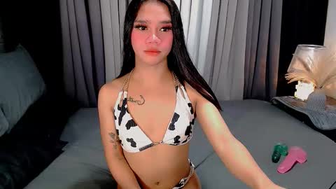 Snapshot of crytastal_lust1212 chatting on 10-13-25, 08:36 bea takashi  online show from 10-13-25, 08:36