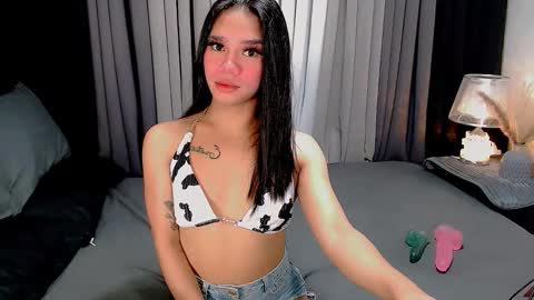 Snapshot of crytastal_lust1212 chatting on 10-16-25, 09:43 bea takashi  online show from 10-16-25, 09:43