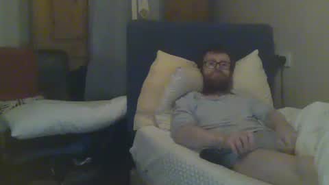 Snapshot of cs014g8493 chatting on 12-30-24, 01:58 chris online show from 12-30-24, 01:58