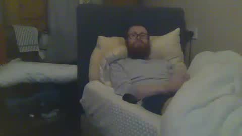 Snapshot of cs014g8493 chatting on 03-08-25, 12:33 chris online show from 03-08-25, 12:33