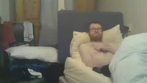 Snapshot of cs014g8493 chatting on 09-09-25, 11:15 chris online show from 09-09-25, 11:15