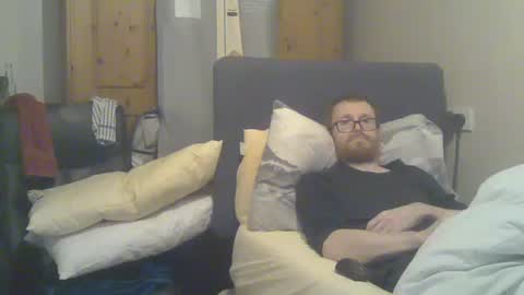 Snapshot of cs014g8493 chatting on 11-08-25, 02:23 chris online show from 11-08-25, 02:23