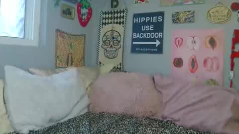 Snapshot of cu2sly chatting on 11-22-25, 07:24 online show from 11-22-25, 07:24