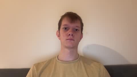 Snapshot of cube93 chatting on 10-21-25, 07:03 cube93 online show from 10-21-25, 07:03