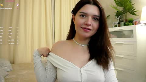 Snapshot of cuddlebyyou chatting on 09-12-25, 04:40 Ellie online show from 09-12-25, 04:40