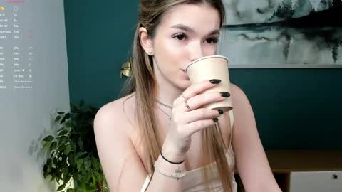 Snapshot of cuddles_jane chatting on 05-22-26, 07:26 Silvia online show from 05-22-26, 07:26