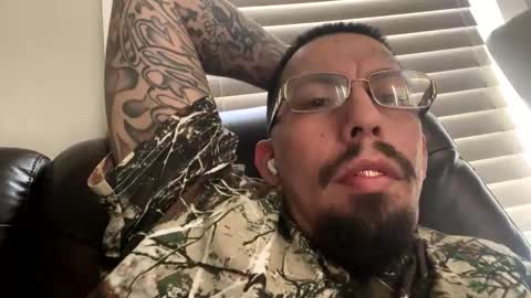 cuete2100 online show from 11-22-25, 05:12