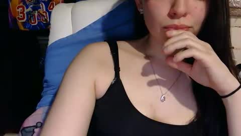 Angela online show from 05-06-26, 05:25
