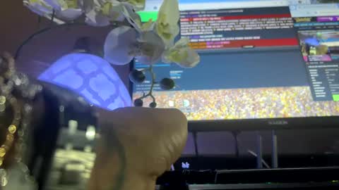 im KIM new girl to spoil online show from 02-05-25, 08:54