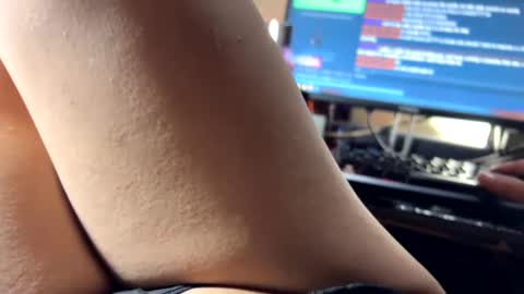 im KIM new girl to spoil online show from 02-15-25, 11:50