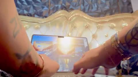 im KIM new girl to spoil online show from 10-04-25, 07:23