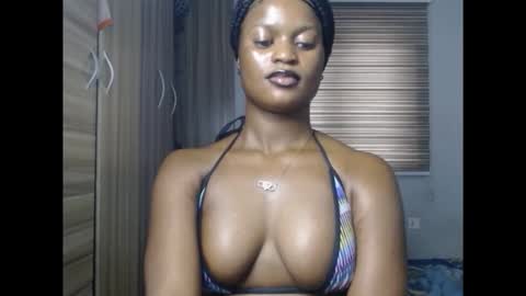 Snapshot of cum_ebony_petitxx chatting on 12-16-25, 07:57 cath online show from 12-16-25, 07:57