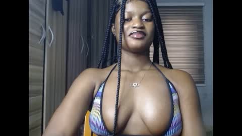 Snapshot of cum_ebony_petitxx chatting on 12-17-25, 07:03 cath online show from 12-17-25, 07:03