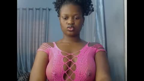 Snapshot of cum_ebony_petitxx chatting on 05-03-26, 06:08 cath online show from 05-03-26, 06:08