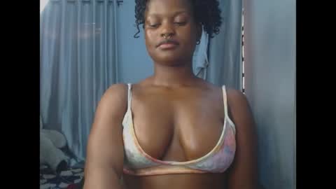 Snapshot of cum_ebony_petitxx chatting on 05-05-26, 06:32 cath online show from 05-05-26, 06:32