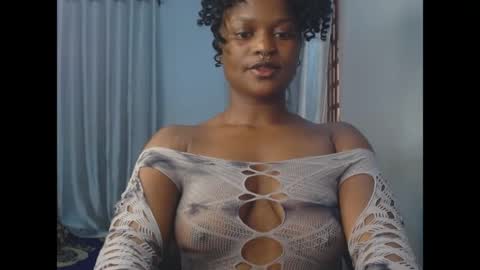 Snapshot of cum_ebony_petitxx chatting on 05-07-26, 06:30 cath online show from 05-07-26, 06:30
