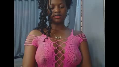 Snapshot of cum_ebony_petitxx chatting on 05-12-26, 06:32 cath online show from 05-12-26, 06:32