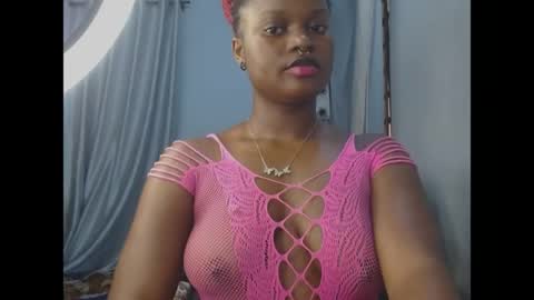 Snapshot of cum_ebony_petitxx chatting on 05-26-26, 07:15 cath online show from 05-26-26, 07:15