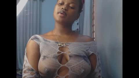 Snapshot of cum_ebony_petitxx chatting on 05-31-26, 06:53 cath online show from 05-31-26, 06:53