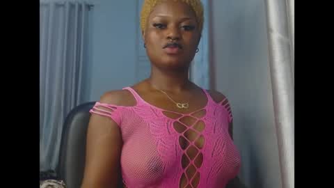 Snapshot of cum_ebony_petitxx chatting on 06-07-26, 06:39 cath online show from 06-07-26, 06:39