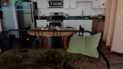 Quinn online show from 10-15-25, 05:35