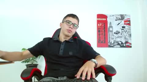 Snapshot of cumandres chatting on 09-11-25, 02:28 cumandres online show from 09-11-25, 02:28