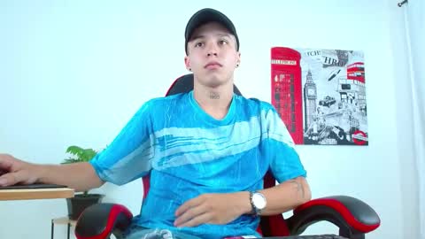 Snapshot of cumandres chatting on 09-18-25, 02:08 cumandres online show from 09-18-25, 02:08