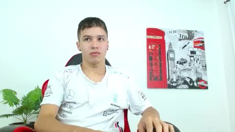 Snapshot of cumandres chatting on 09-19-25, 02:07 cumandres online show from 09-19-25, 02:07