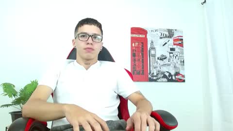 Snapshot of cumandres chatting on 09-22-25, 02:30 cumandres online show from 09-22-25, 02:30