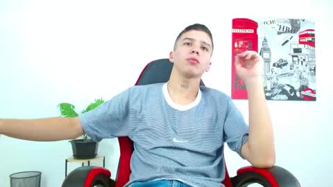 Snapshot of cumandres chatting on 10-08-25, 02:14 cumandres online show from 10-08-25, 02:14