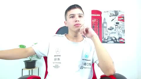 Snapshot of cumandres chatting on 10-11-25, 02:15 cumandres online show from 10-11-25, 02:15