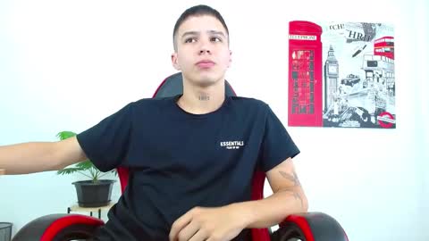 Snapshot of cumandres chatting on 10-14-25, 01:56 cumandres online show from 10-14-25, 01:56