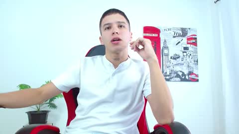 Snapshot of cumandres chatting on 10-16-25, 02:07 cumandres online show from 10-16-25, 02:07