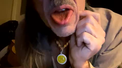 Cumoncam online show from 12-15-24, 11:45